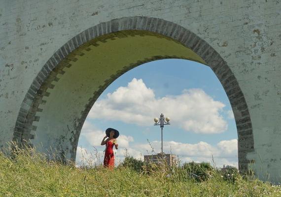 Under Arch