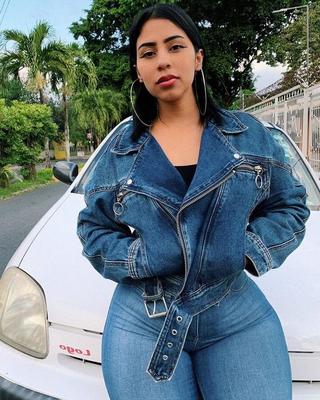 PUTA DO INSTAGRAM: Karla Abreu