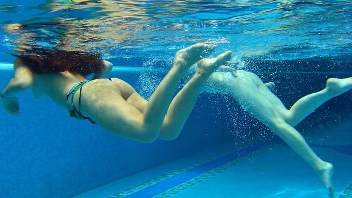 Sheril and Diana Rius Underwater Swimming Pool Erotics