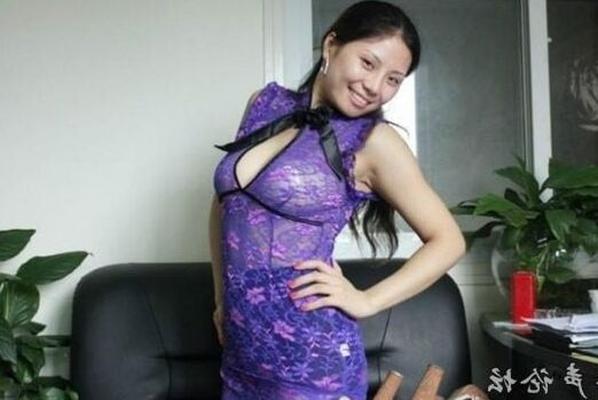 sexy chinese milf in lingerie