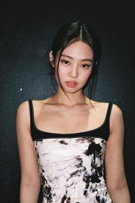 Blackpink jennie kim cummables
