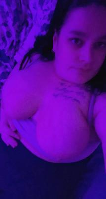 Big juicy titties - 28 Pics