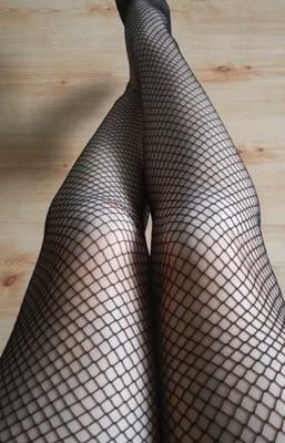 French milf qui vend ses fringues-