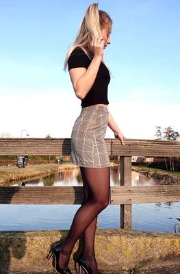 sexy european Kelly in tights pantyhose nylon legs feet