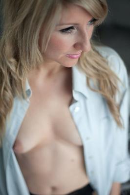 Exposed - Blonde Glamour Photo Shoot