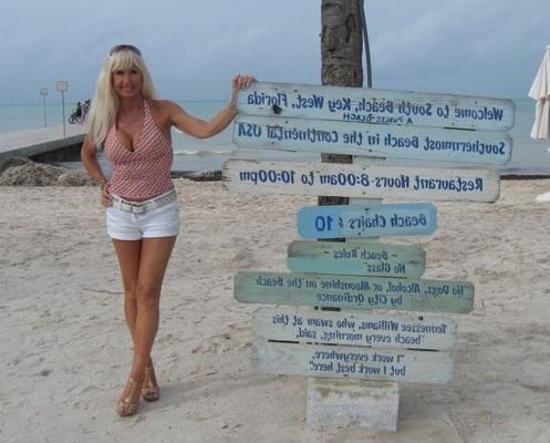 Golden Girl Carole