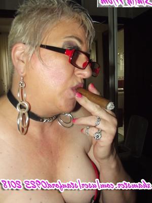 SLUTTY MOM