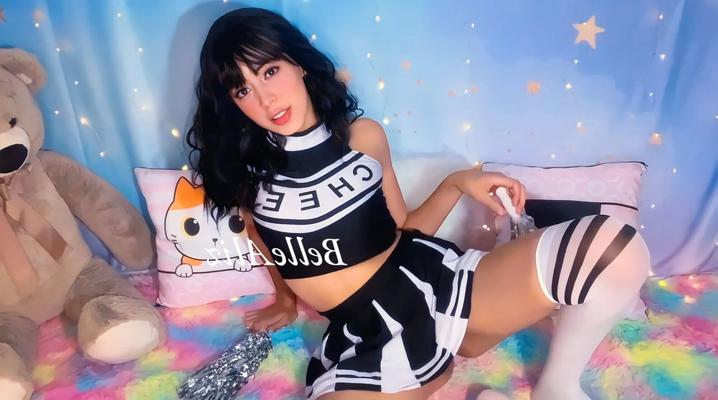 Naughty little cheerleader - 7 Pics