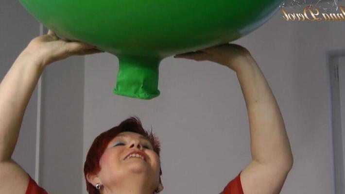 Mega balloon blow up