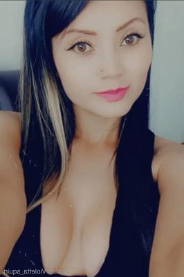 Violetta Free Photos - 13 Pics