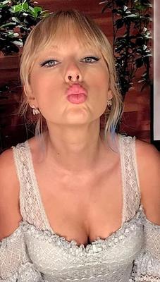 Taylor Swift - her perfect mouth