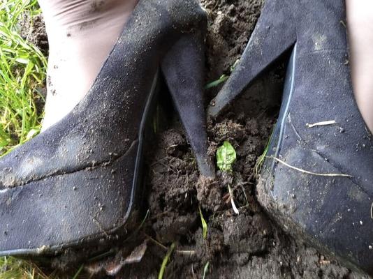 dirty heels