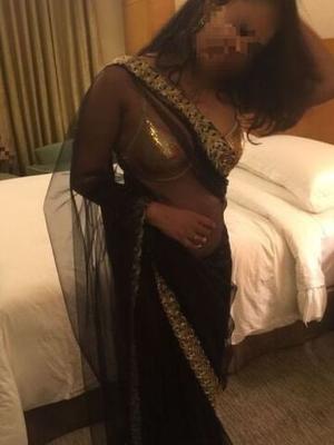 セクシーなデジ・バビ・ホット・サリー