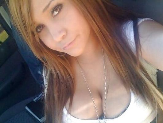 胸の谷間写真sluttyx.com