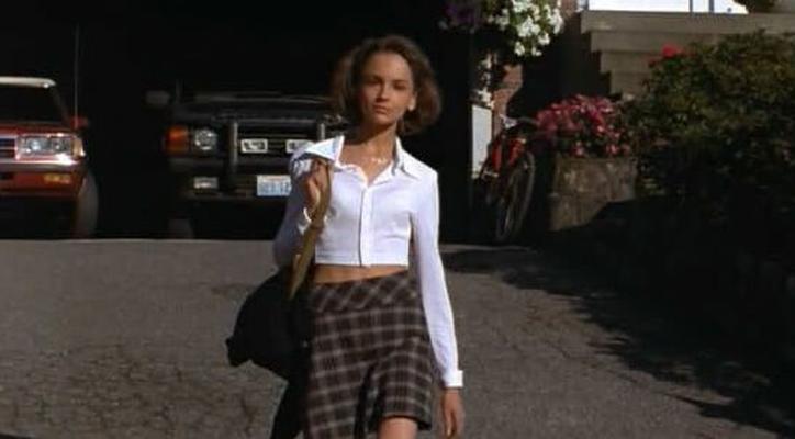 Rachael Leigh cook she is very hot.