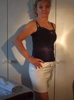 Suzy () erotic masseur
