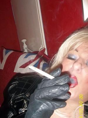SUNDAY SMOKING WIFE