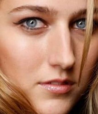 LEELEE SOBIESKI