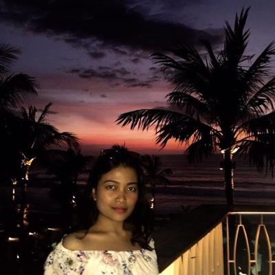 indo virgin girl nia