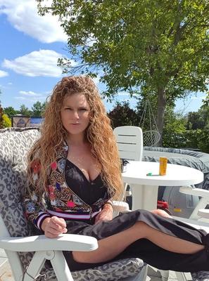 Hot horny amateur Dutch mom Diana