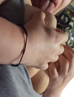 巨乳で遊ぶぽっちゃり系妻