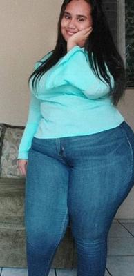 Énorme butin latin bbw poire Alle