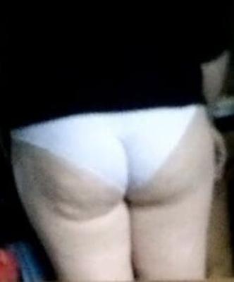 Ma mère se promène en culotte