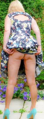 no panties flashing