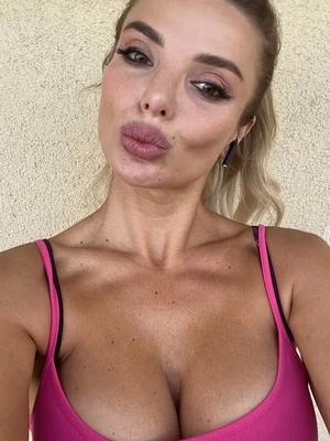 Chloe Free Photos