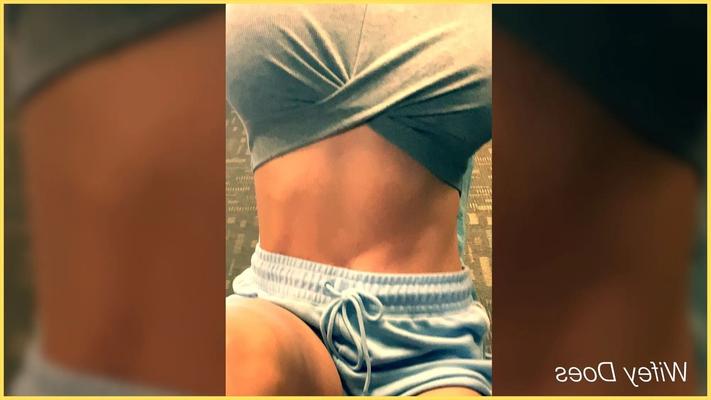 Frauchen trainiert ohne BH im öffentlichen Fitnessstudio – 9 Bilder