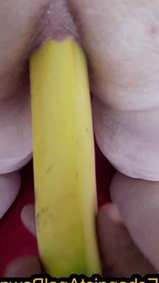 Stretching &amp; gapping my asshole with long banana