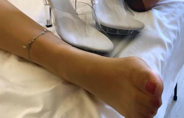 Nylons, clear heels and cum on shoes