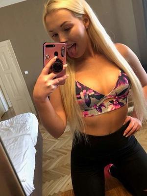 Utica, NY Prostituta do Dia com Peitos Inchados