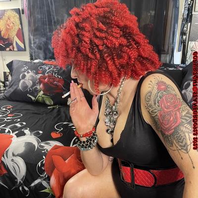 RED WHORE SHIRLEY - 75 Pics