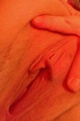 Hornychubby tits And pussy