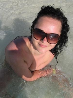 Brunette Wife in Vacancy