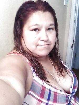 La puta de Alexxxa Milf jugando billar