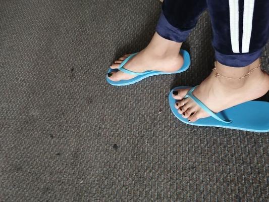 My sexy feet in flip flops