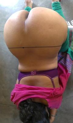 Indian desi aunty big gand pic