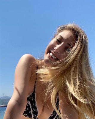 Yasmin Erbil Turkish Sexy Blonde Celebrity Girl