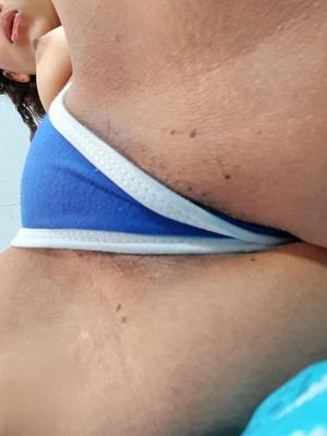 Horny, brune, latina, tendre, prête à vous plaire