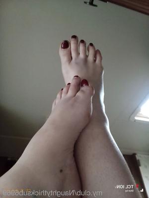 Naughtythicksub Free Photos - 7 Pics