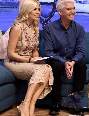 HOLLY WILLOUGHBY