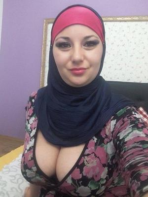 ARAB HIJAB MOMS