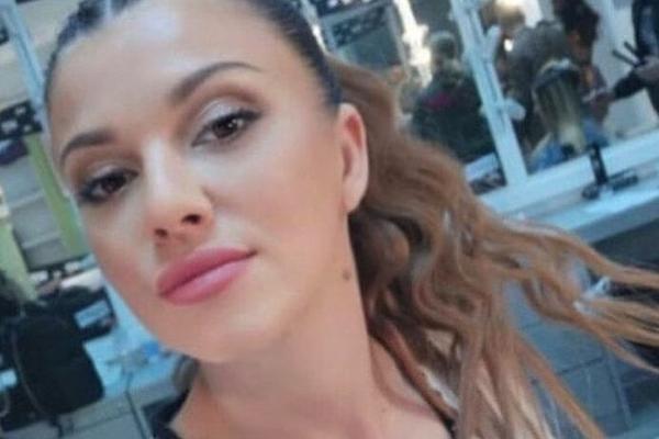 Najbolja picka estrade! Ne zalim pare za ovu kurvu