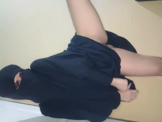 Amateur Petite Teen Arab Shows Pussy, Ass And Tits In Niqab - 7 Pics