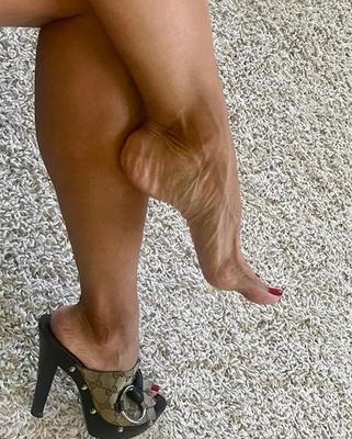 Beautiful Asian Feet and Legs
