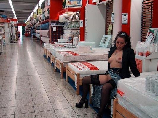FLASHERS IN STORES