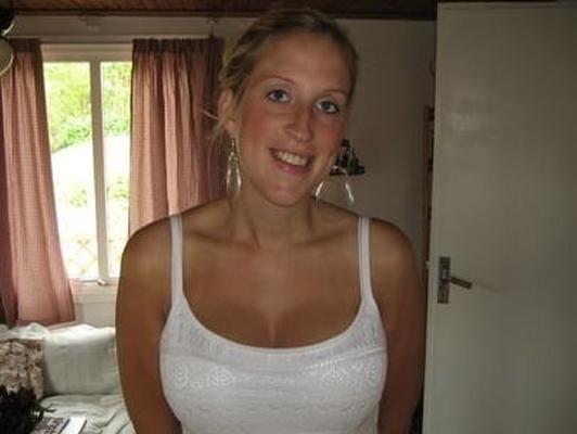 Schwangere blonde Schwedin