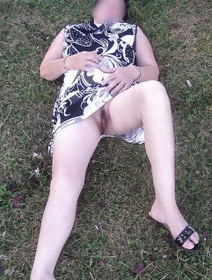 Upskirt mature in mall